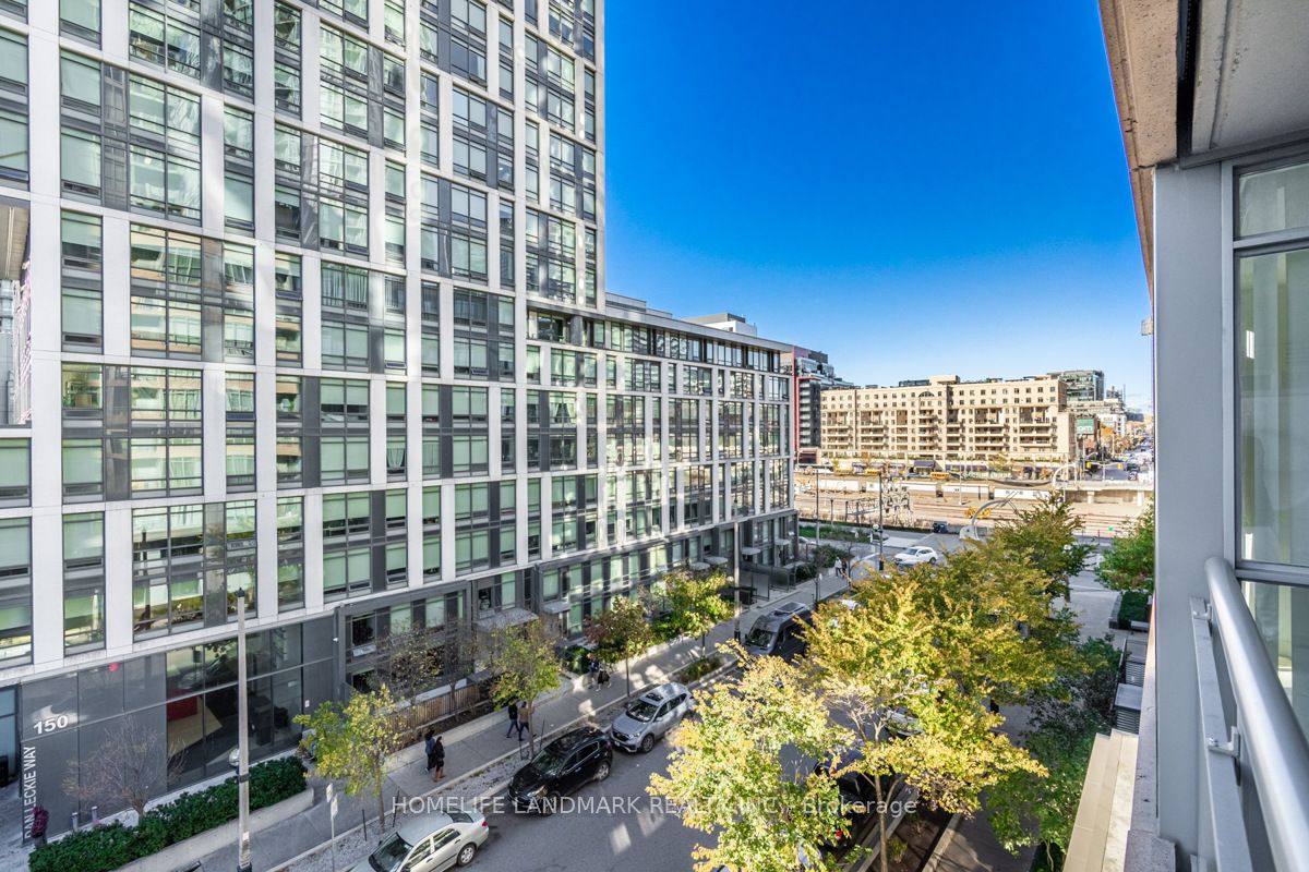 151 Dan Leckie Way, #506