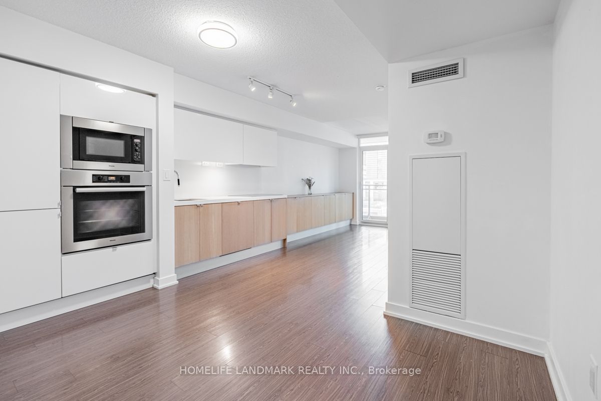 151 Dan Leckie Way, #506
