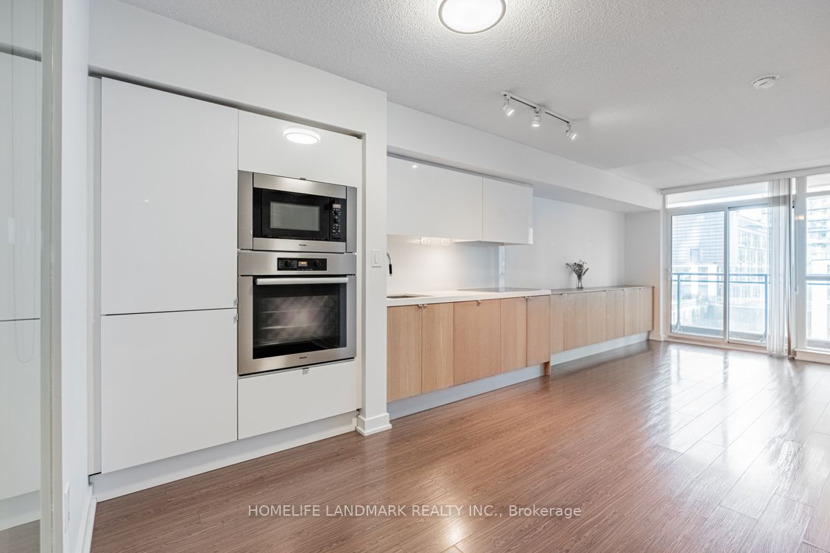 151 Dan Leckie Way, #506