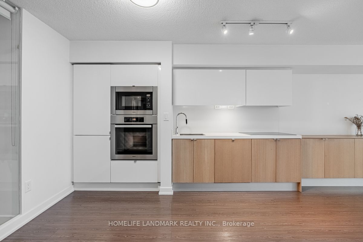151 Dan Leckie Way, #506