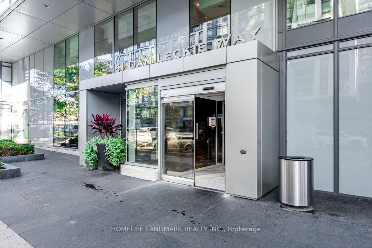 151 Dan Leckie Way, #506