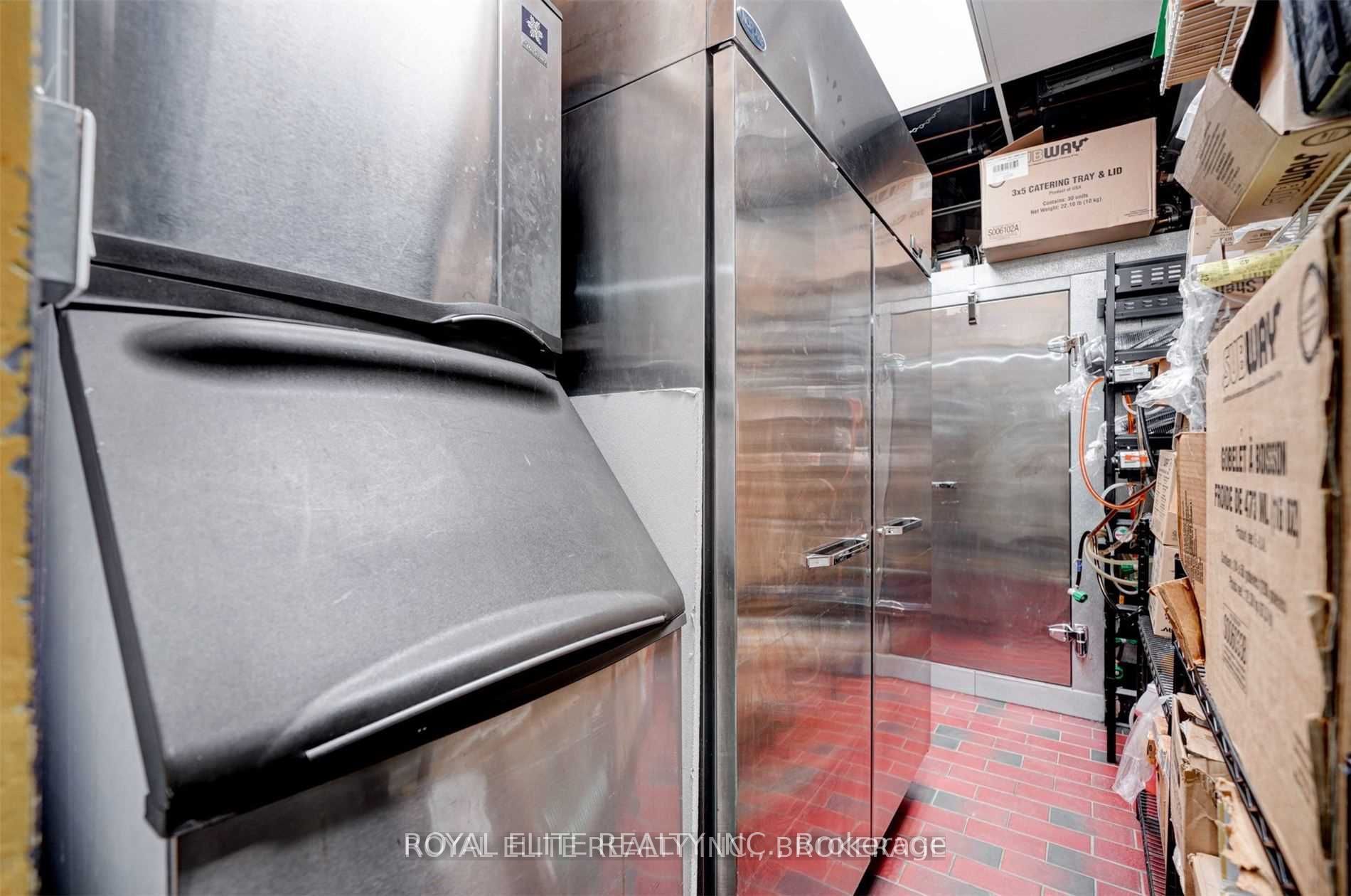2 Bloor St E, #F5