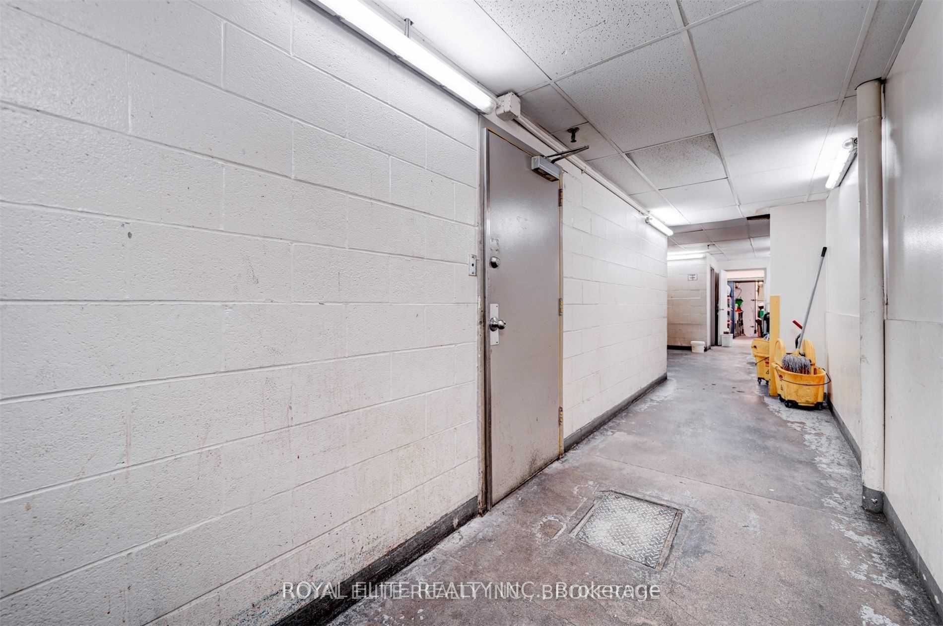 2 Bloor St E, #F5