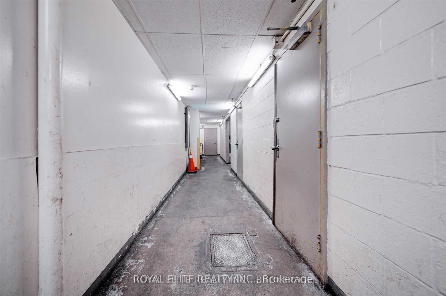 2 Bloor St E, #F5