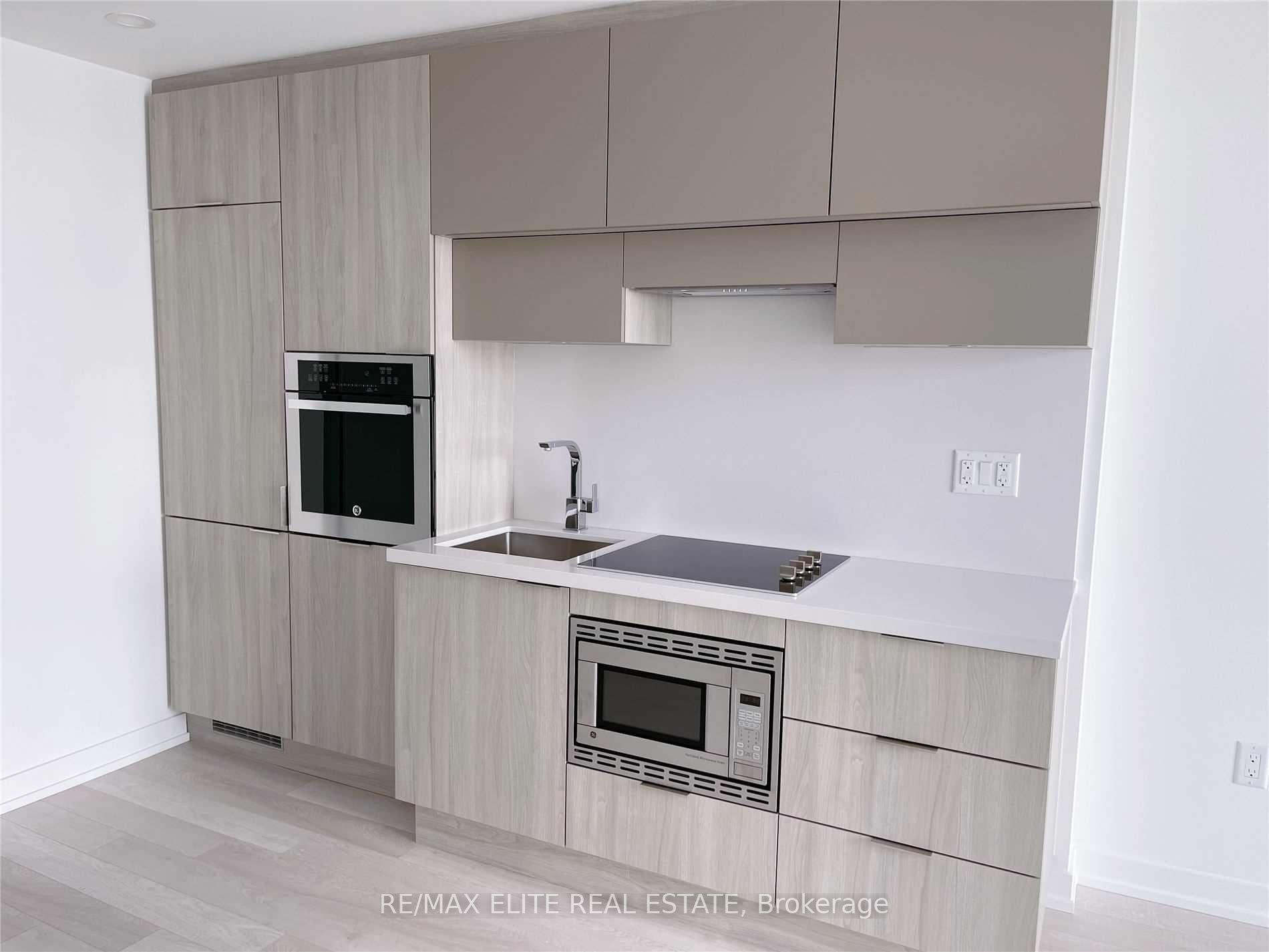 39 Roehampton Avenue, #4201