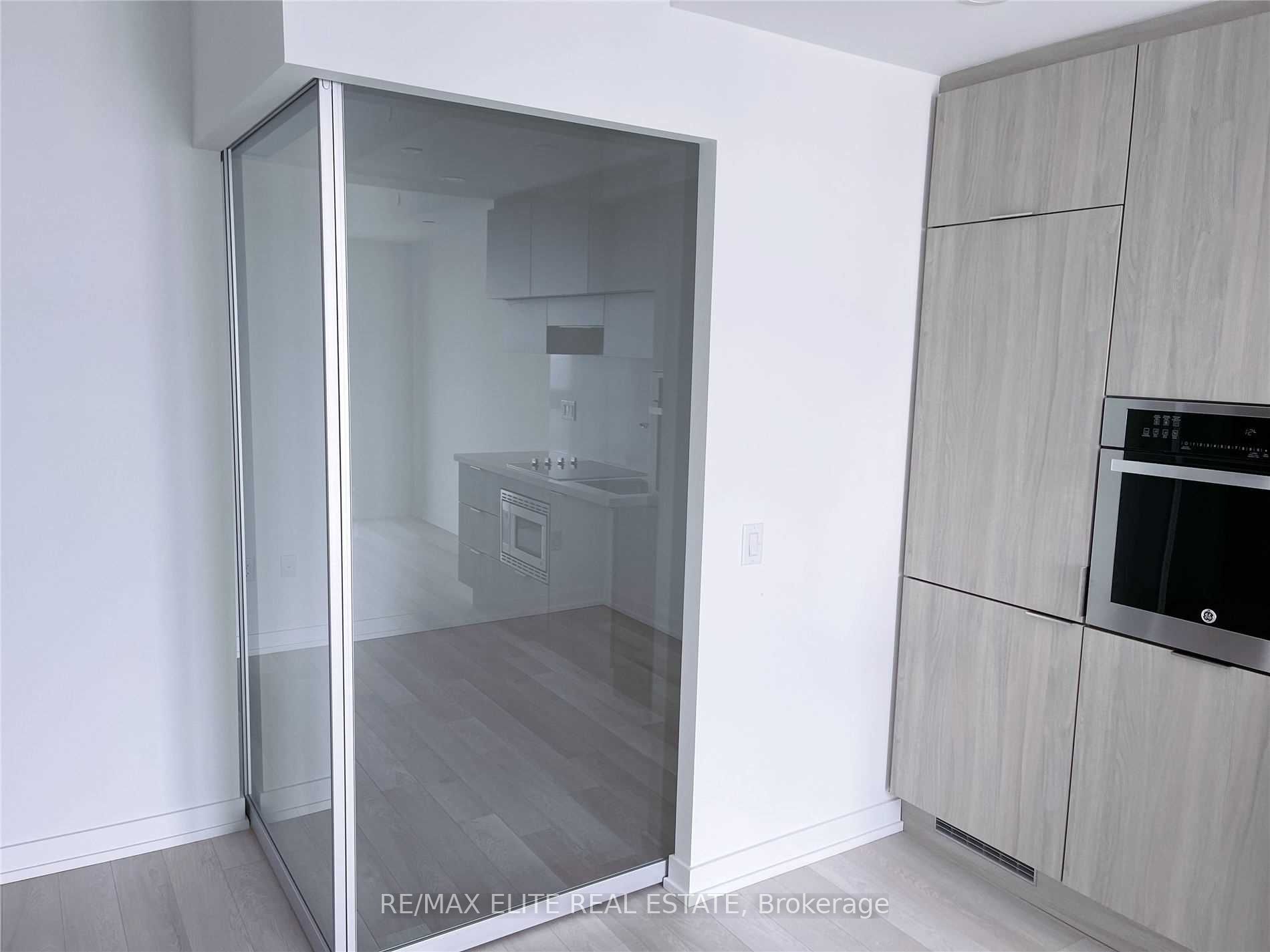 39 Roehampton Avenue, #4201