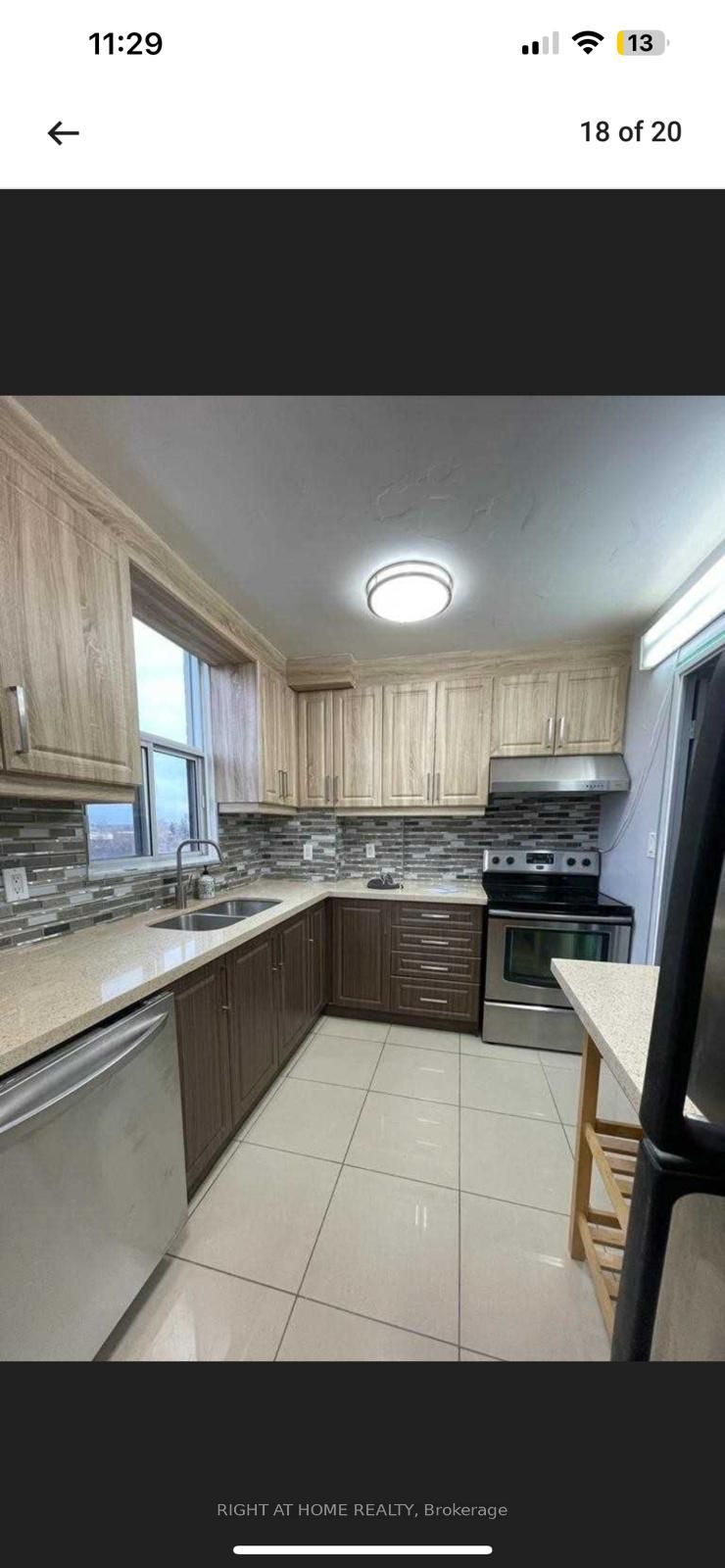 60 Pavane Linkway #914