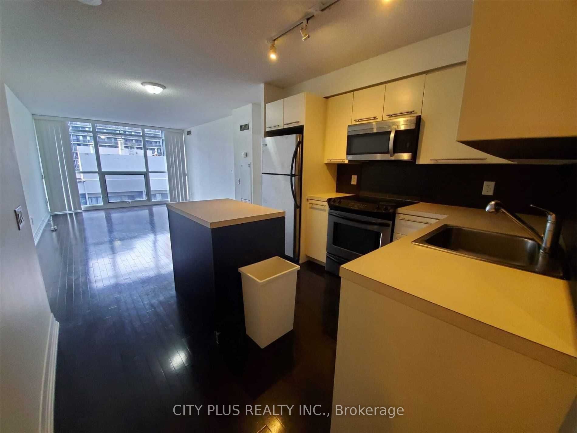 25 Carlton St, #1810