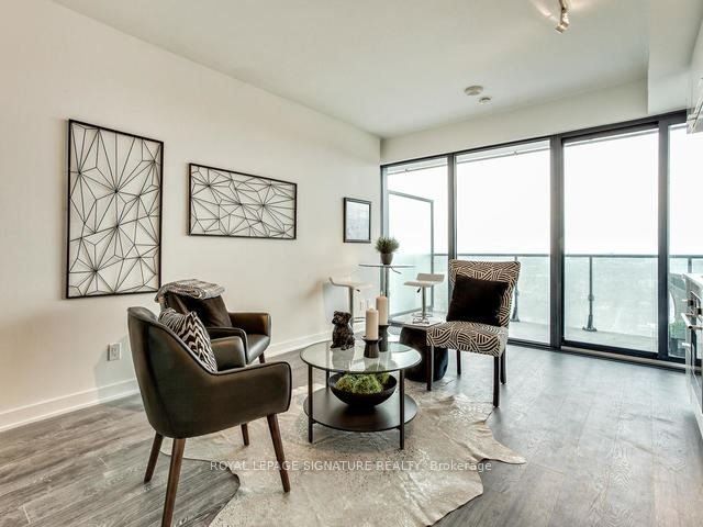 185 Roehampton Avenue #2805