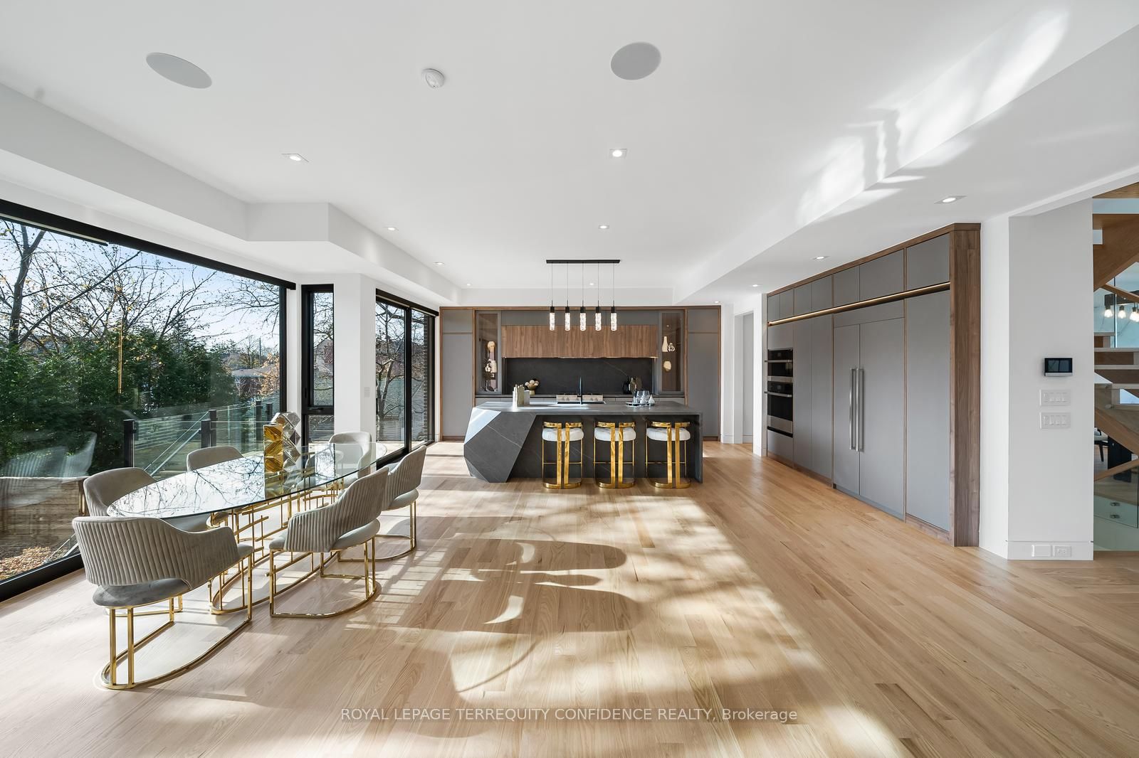 453 Hounslow Avenue