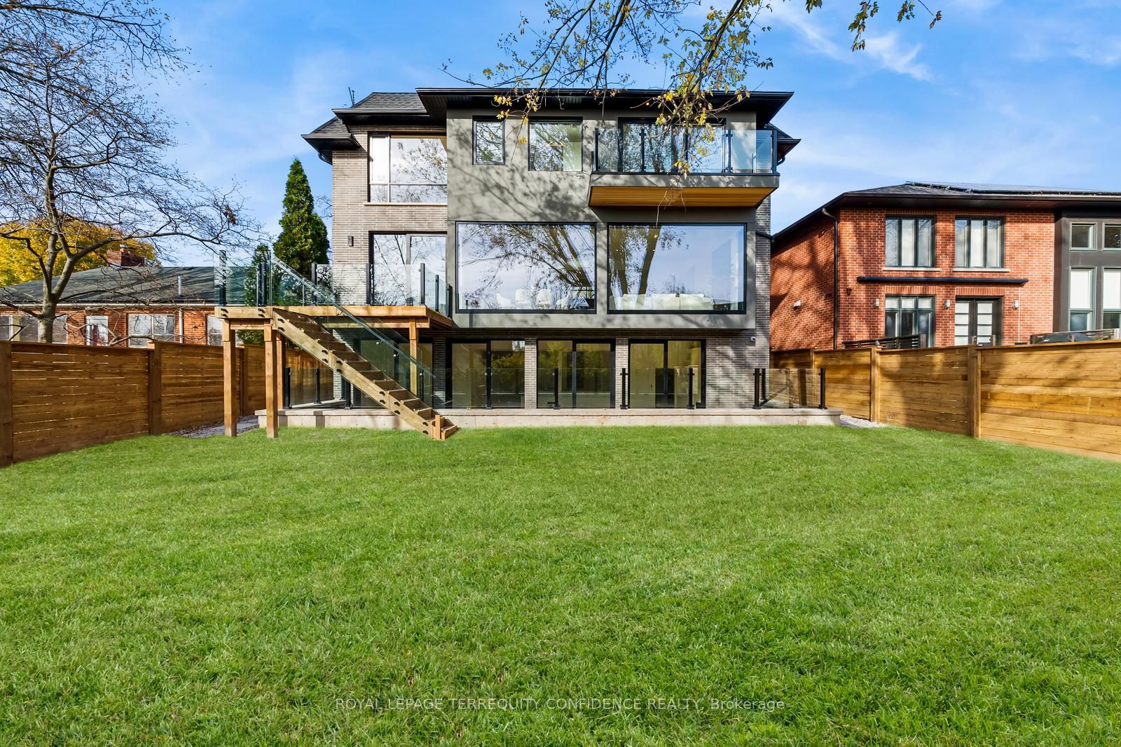 453 Hounslow Avenue