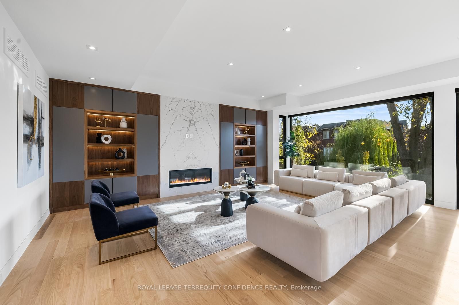 453 Hounslow Avenue