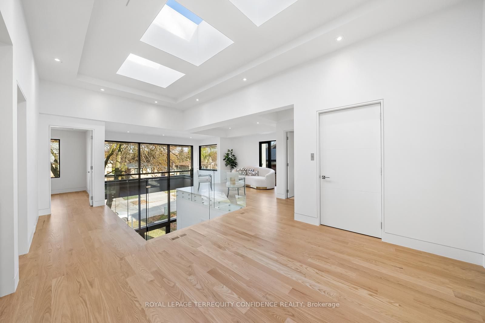 453 Hounslow Avenue