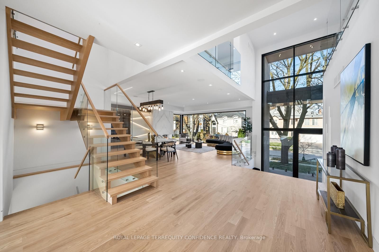 453 Hounslow Avenue
