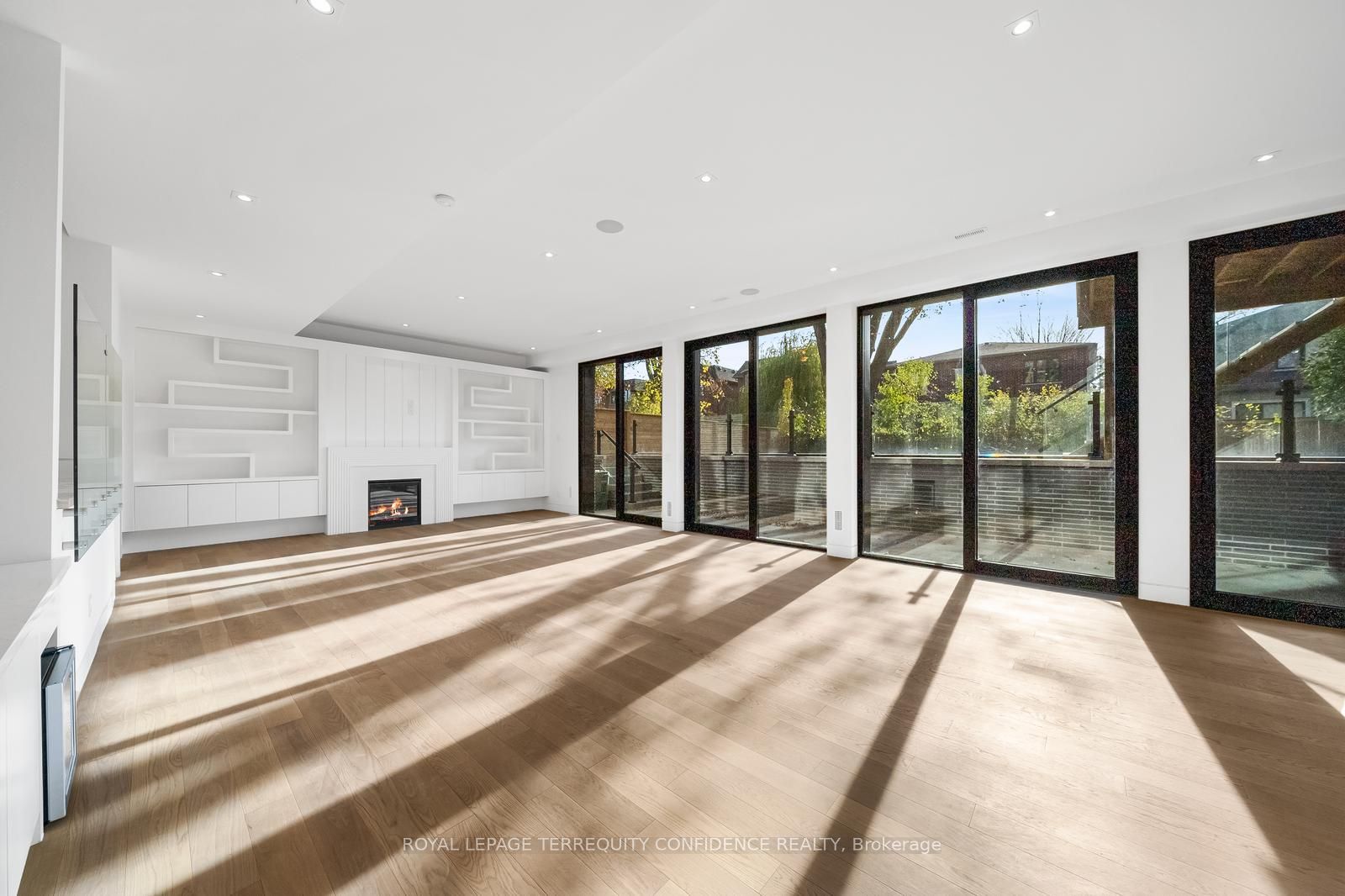 453 Hounslow Avenue