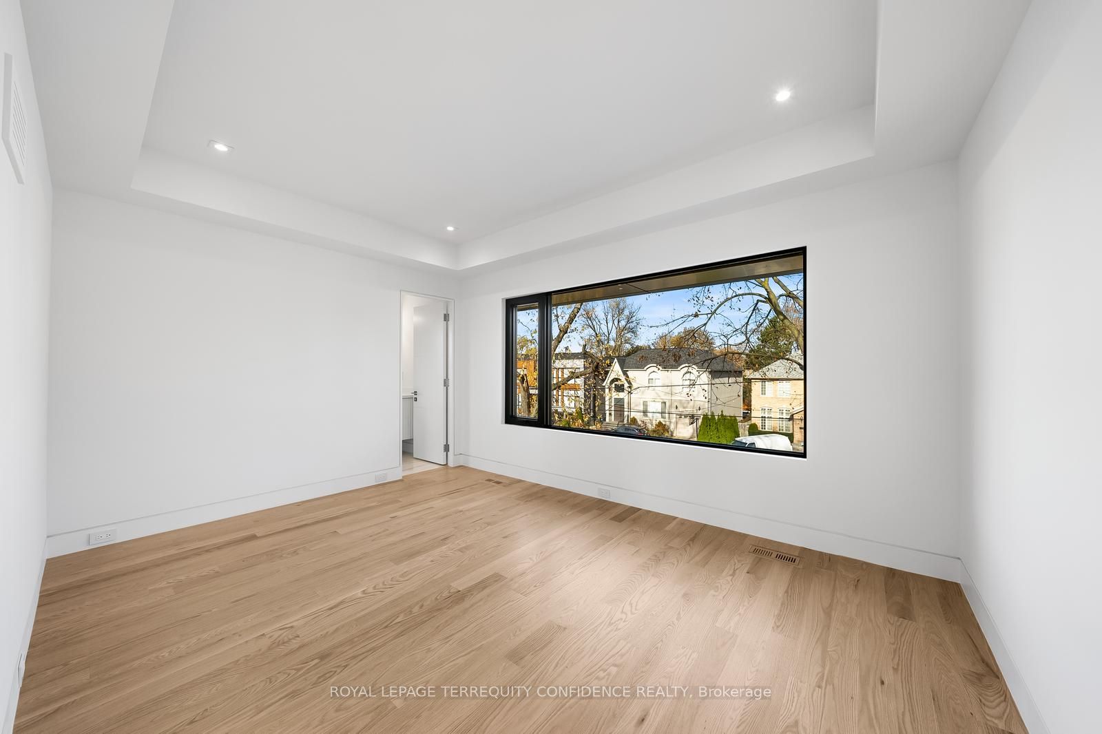 453 Hounslow Avenue