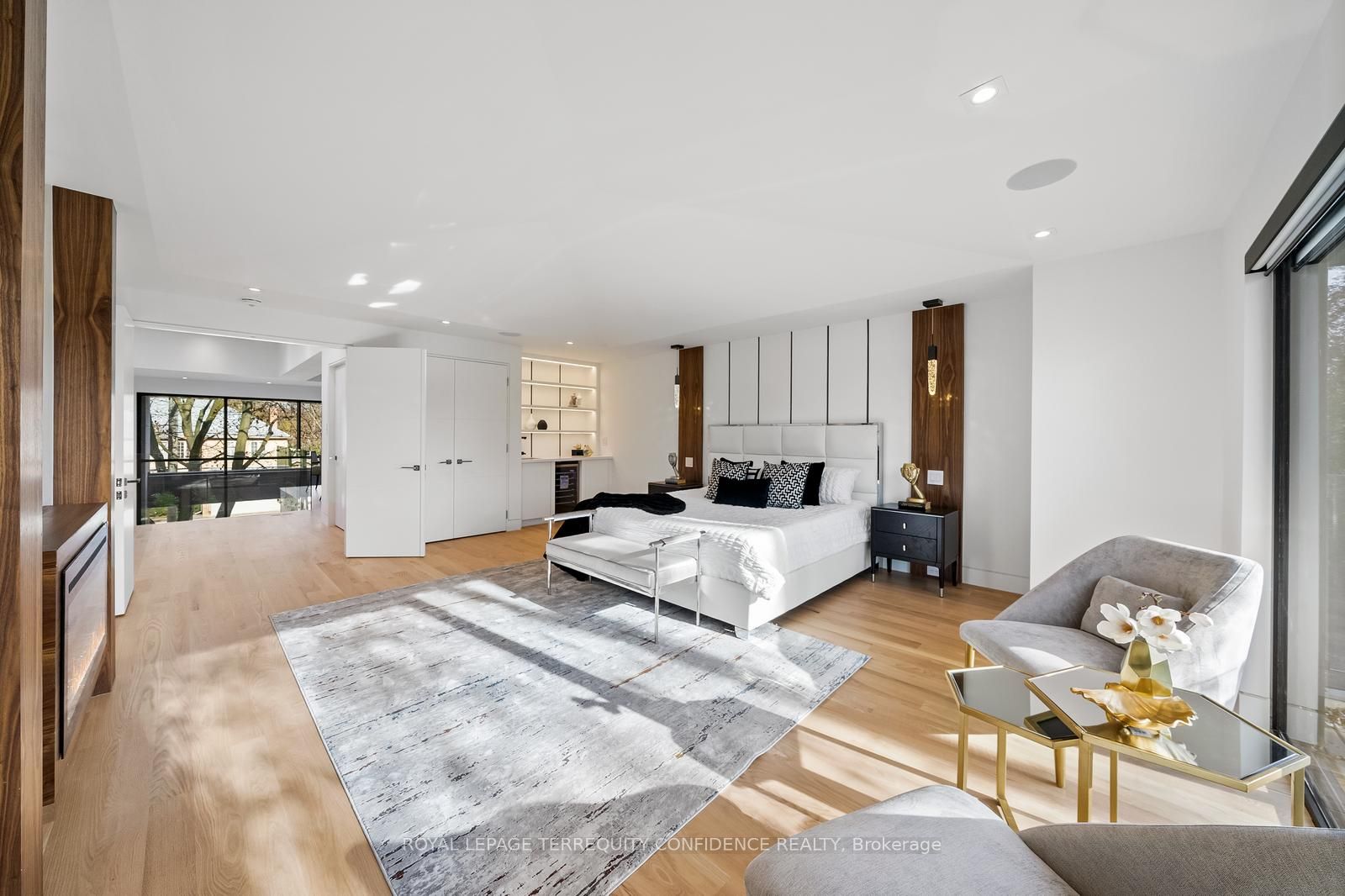 453 Hounslow Avenue