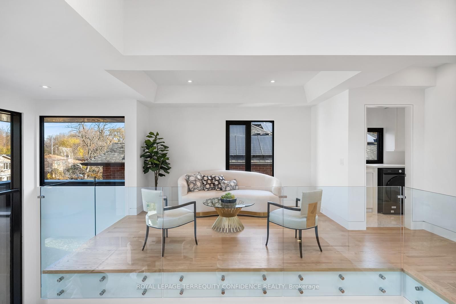 453 Hounslow Avenue