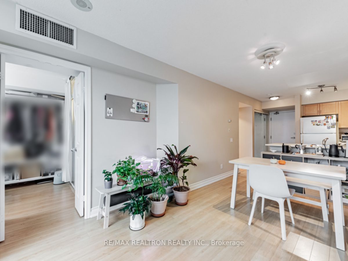 30 Harrison Garden Boulevard, #2509