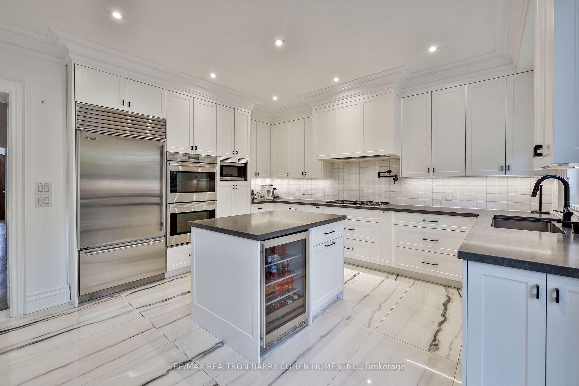 487 Glengarry Ave