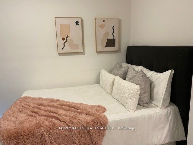 1 Yorkville Ave, #1701