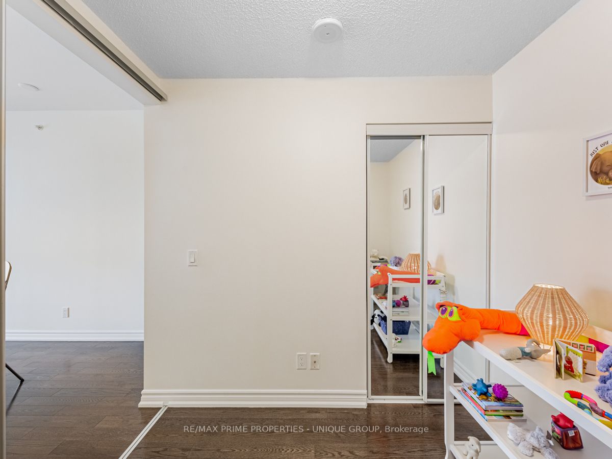 23 Glebe Rd W, #519