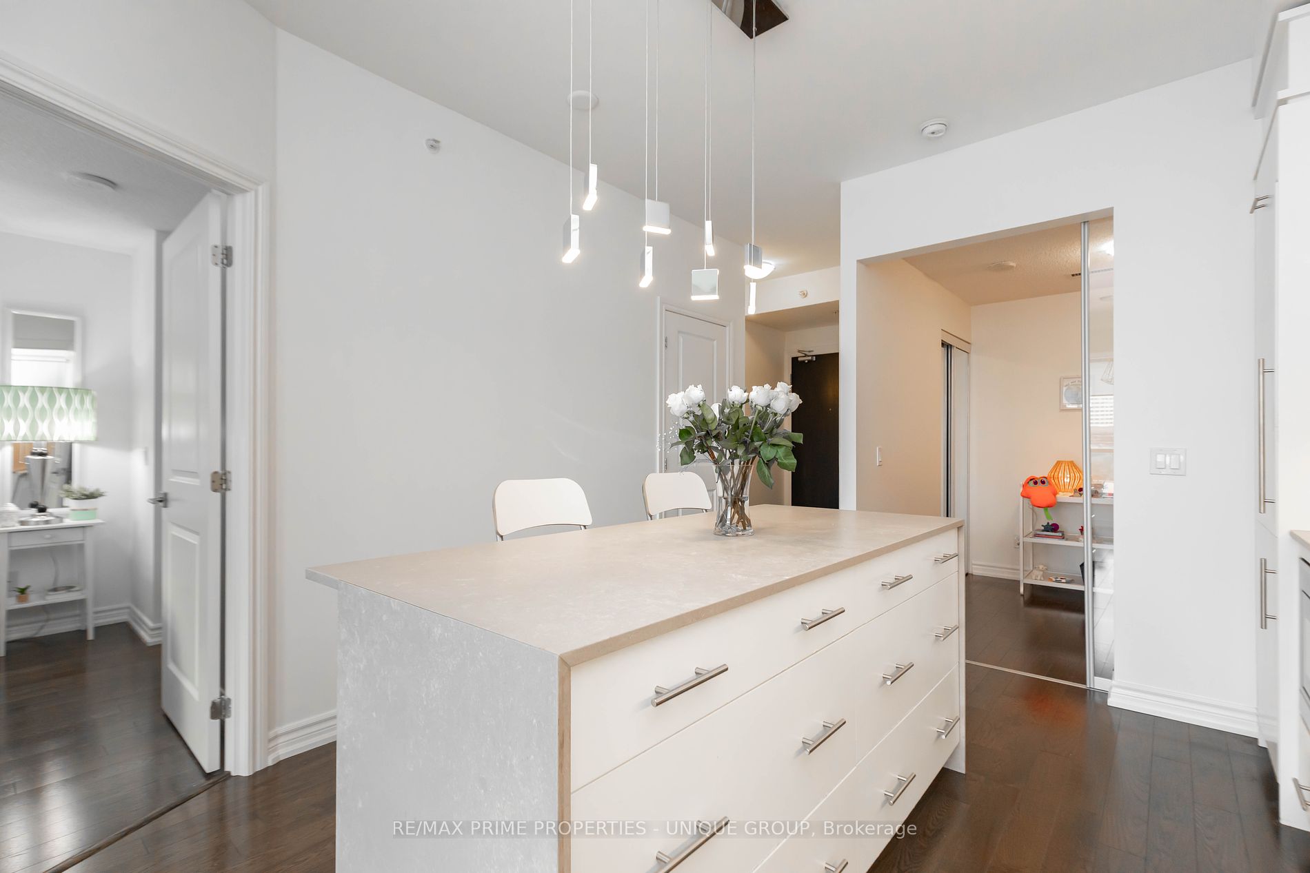 23 Glebe Rd W, #519