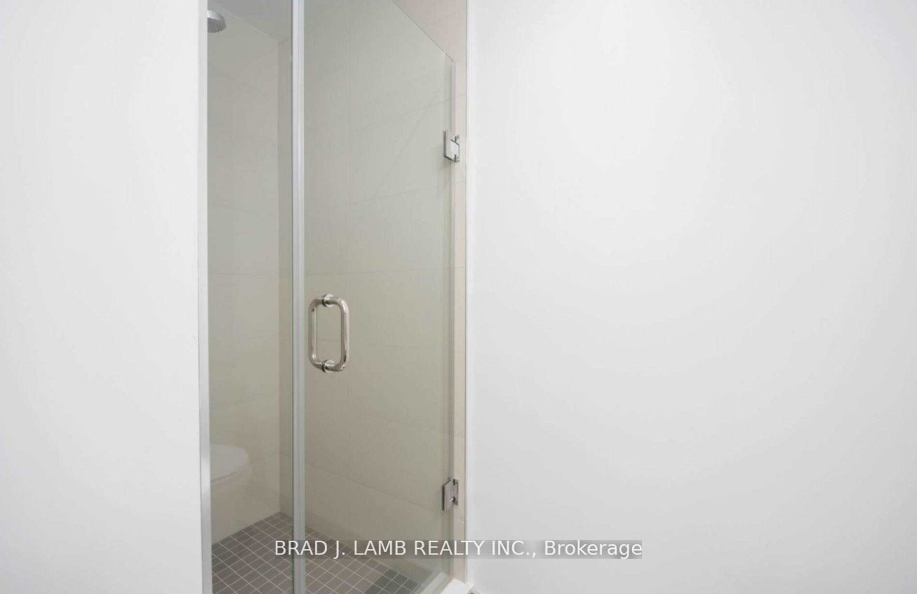 608 Richmond Street W, #811