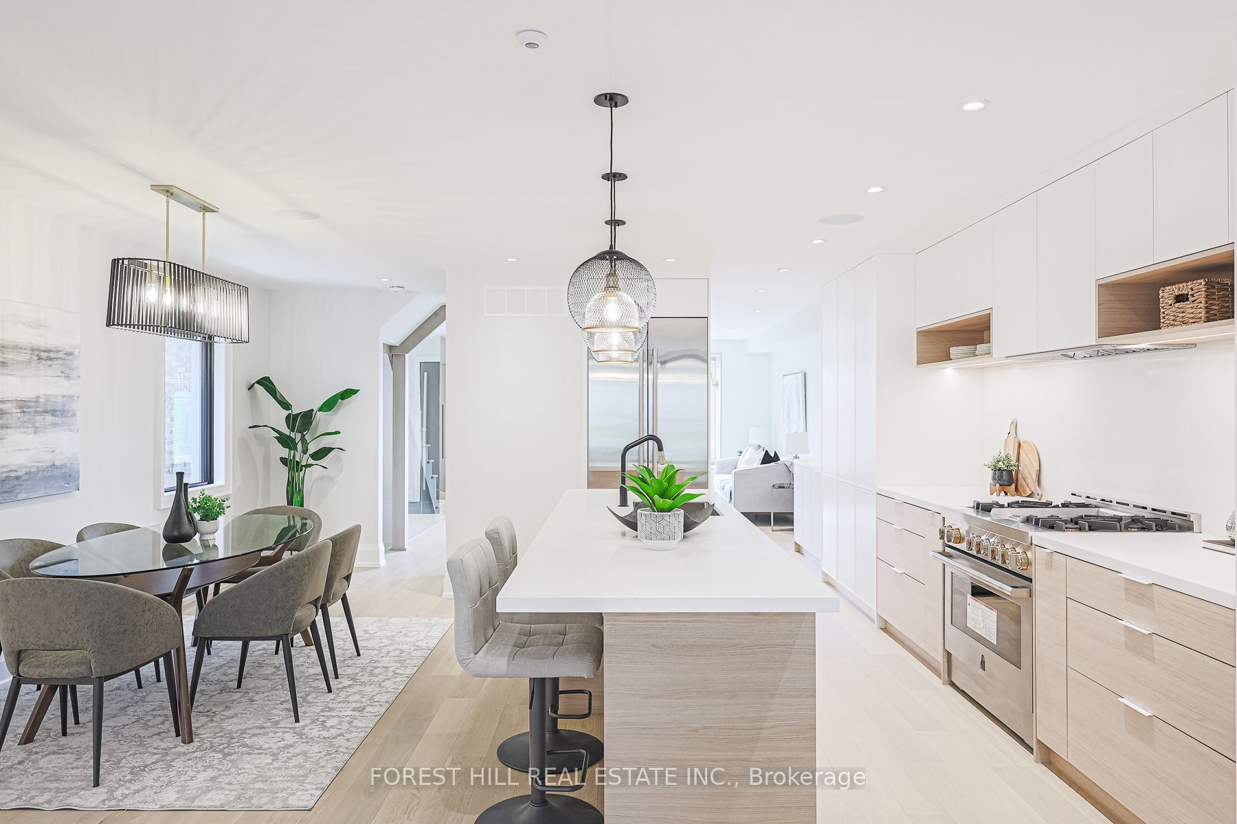 38 Burnaby Boulevard