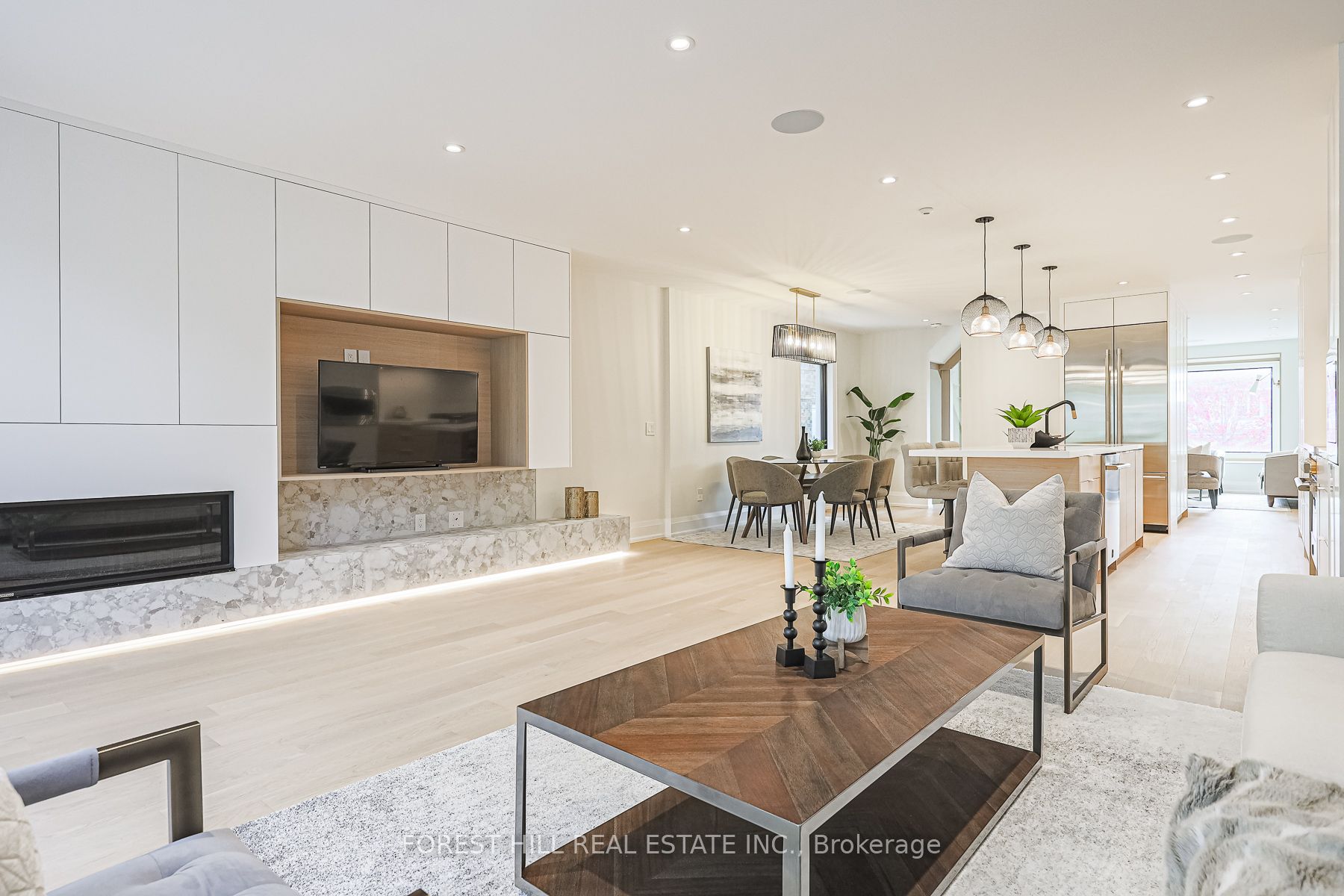 38 Burnaby Boulevard