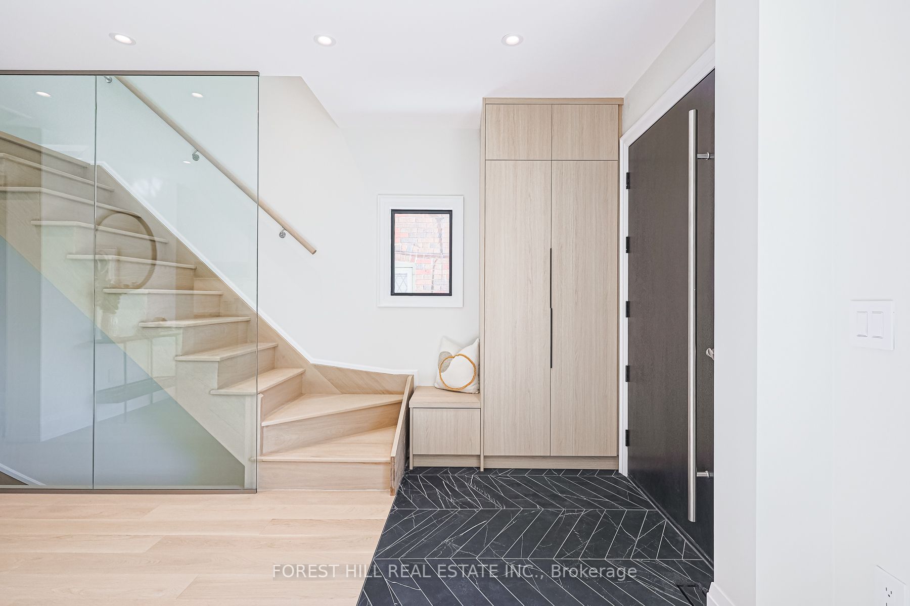 38 Burnaby Boulevard