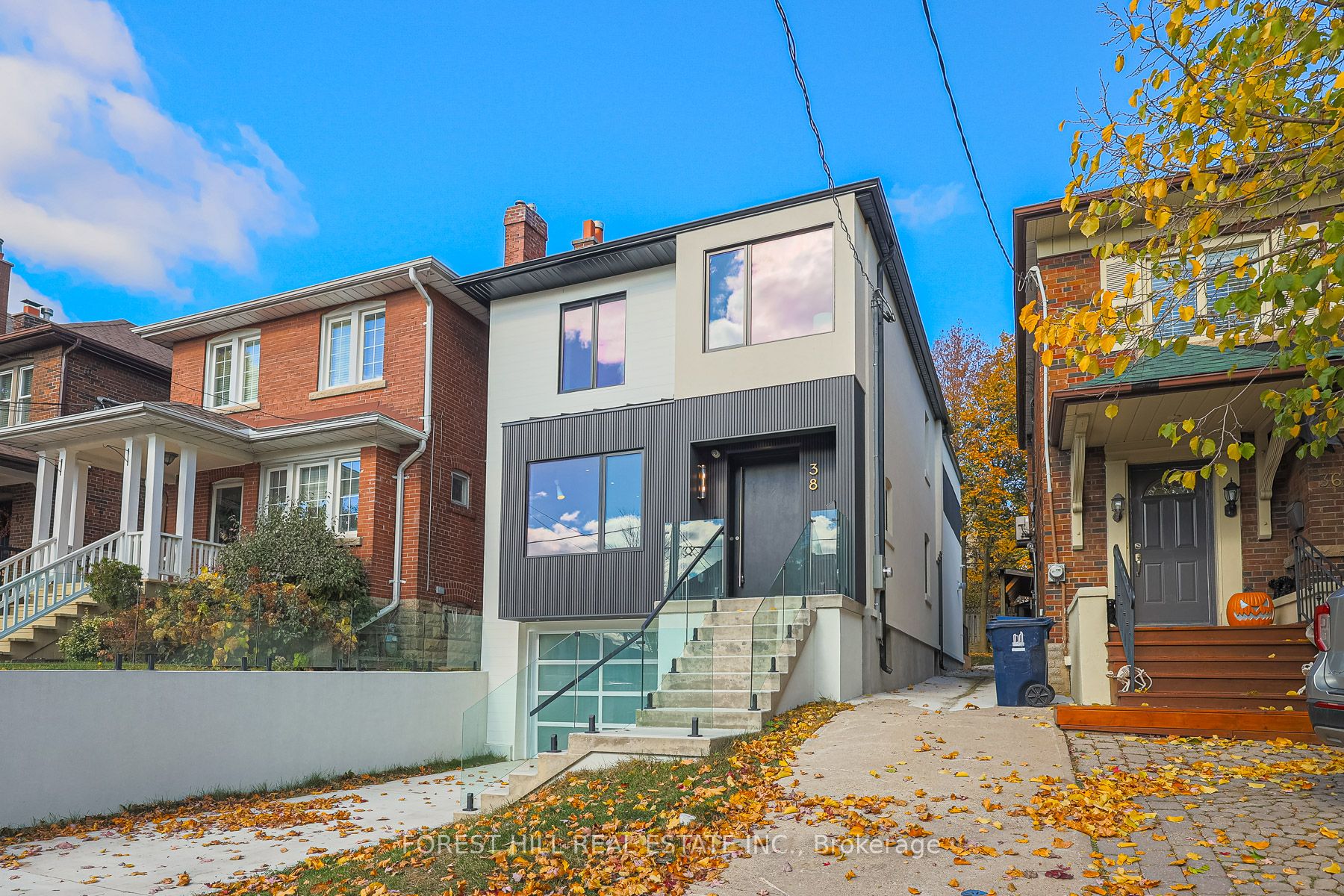 38 Burnaby Boulevard