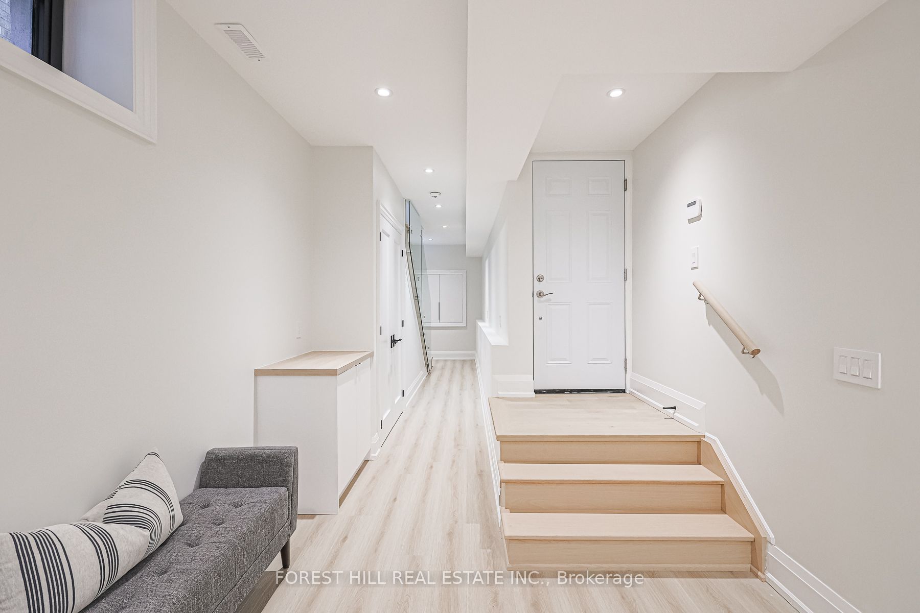 38 Burnaby Boulevard