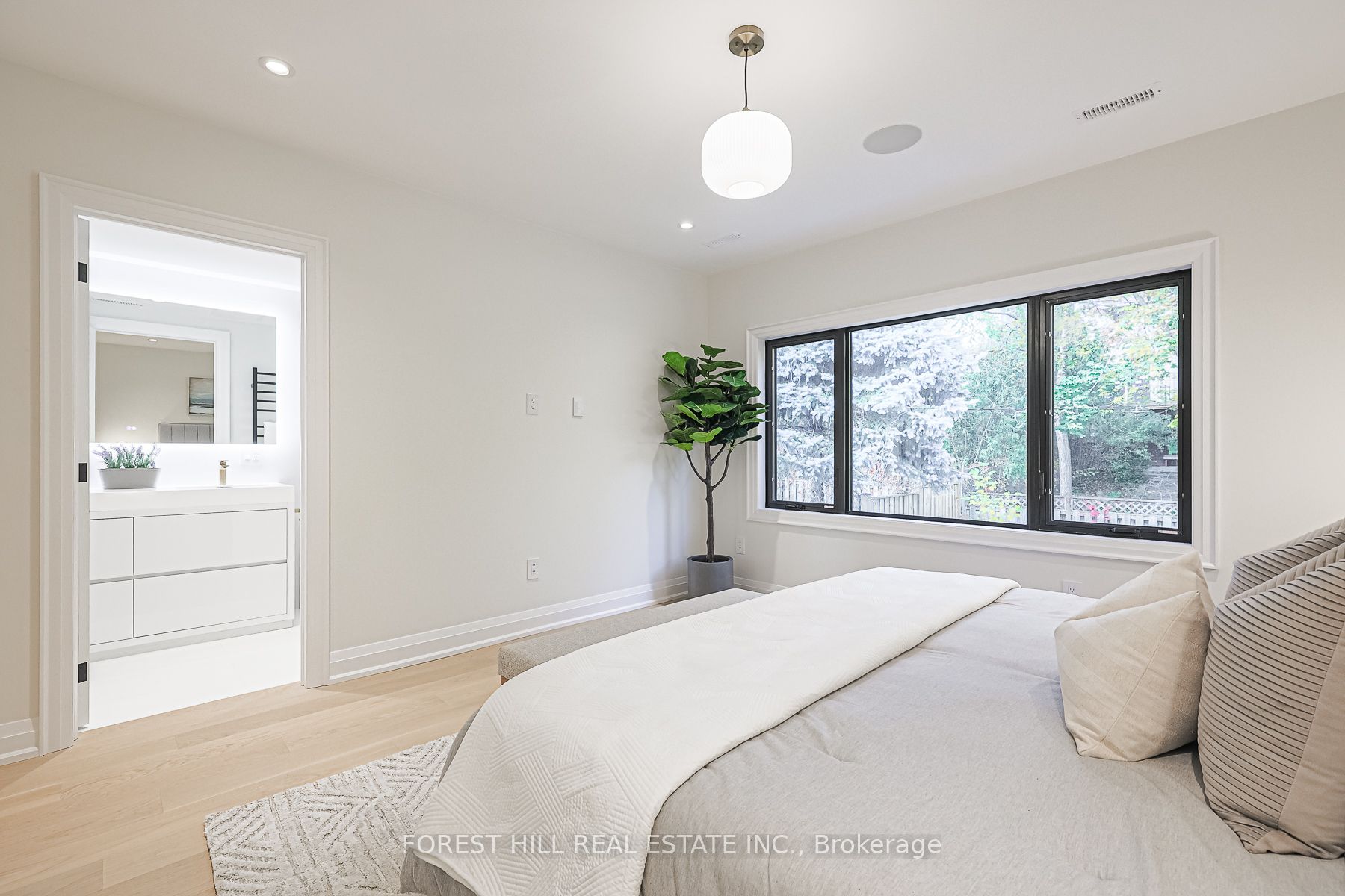 38 Burnaby Boulevard