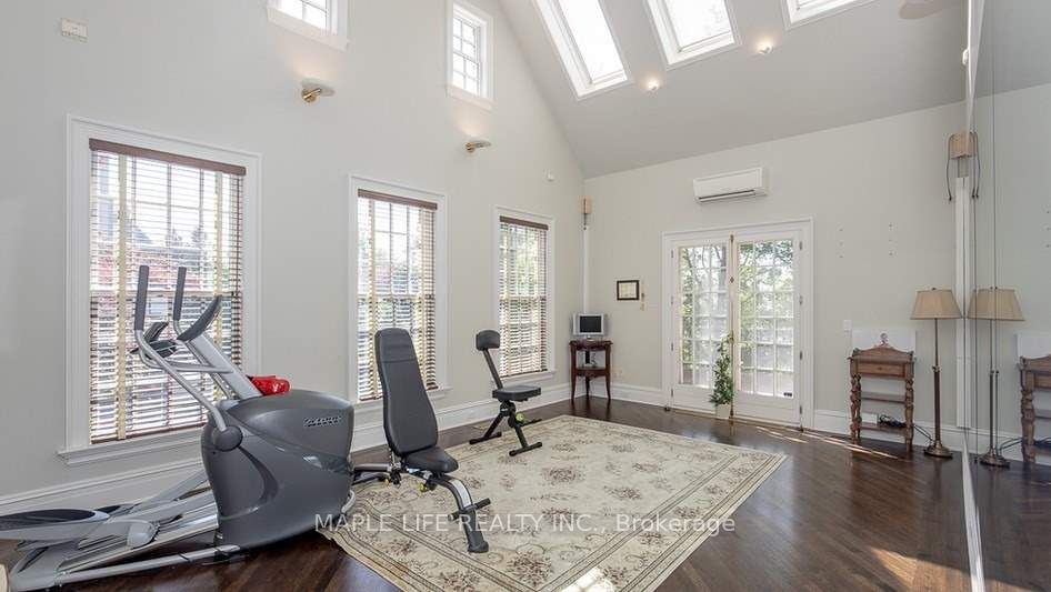 11 Dewbourne Ave