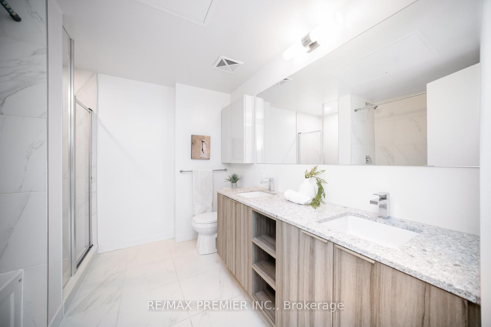 31 Tippett Rd, #445