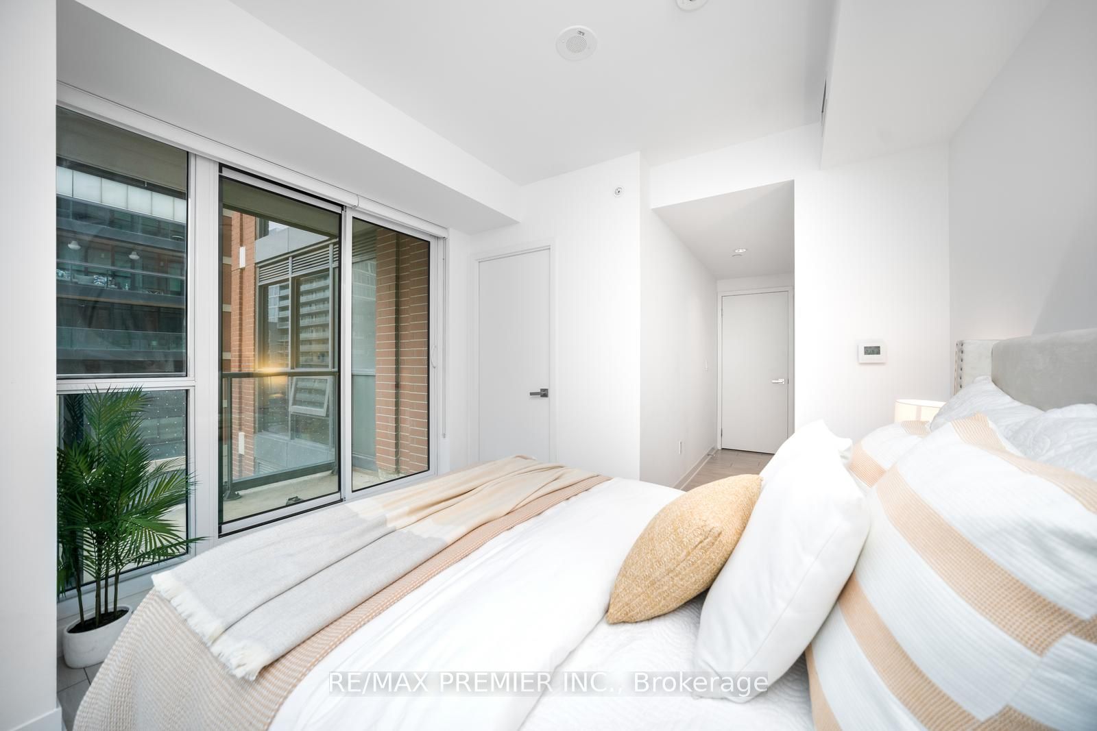 31 Tippett Rd, #445