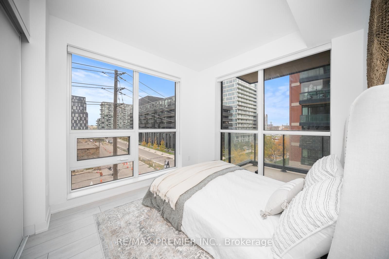 31 Tippett Rd, #445
