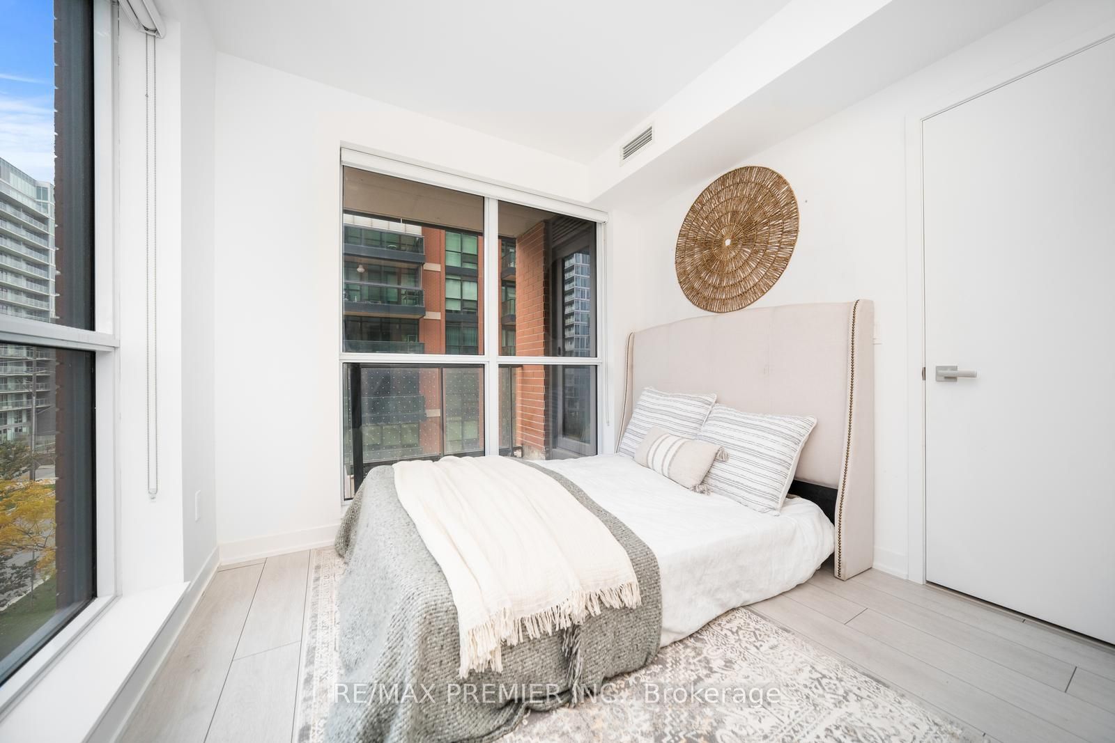 31 Tippett Rd, #445