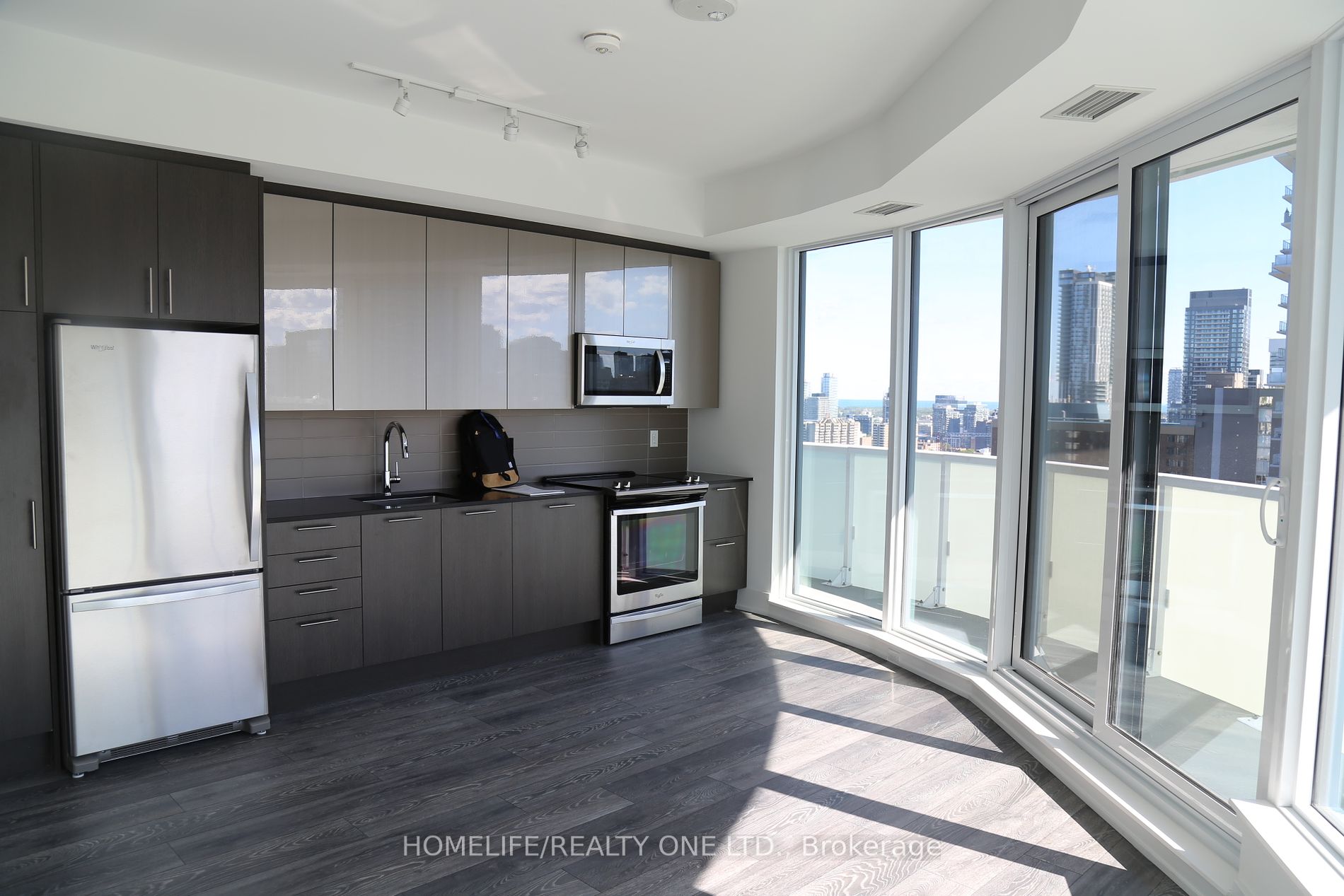 403 Church St, #2102