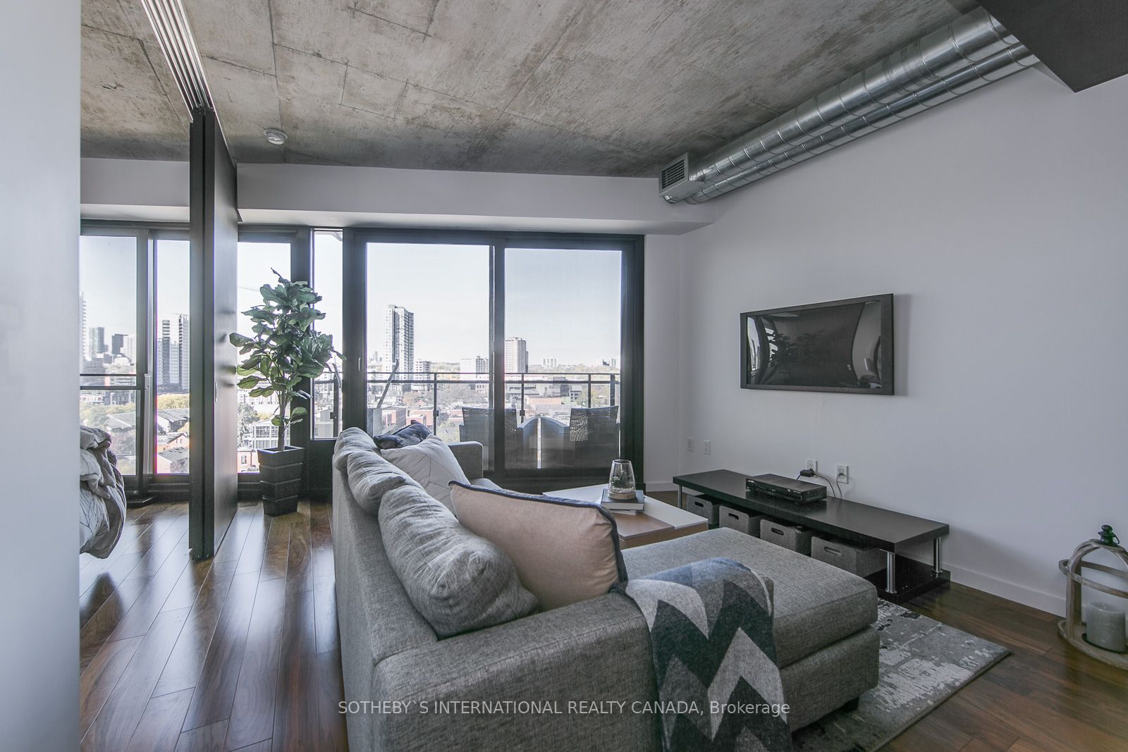 51 Trolley Cres, #1201