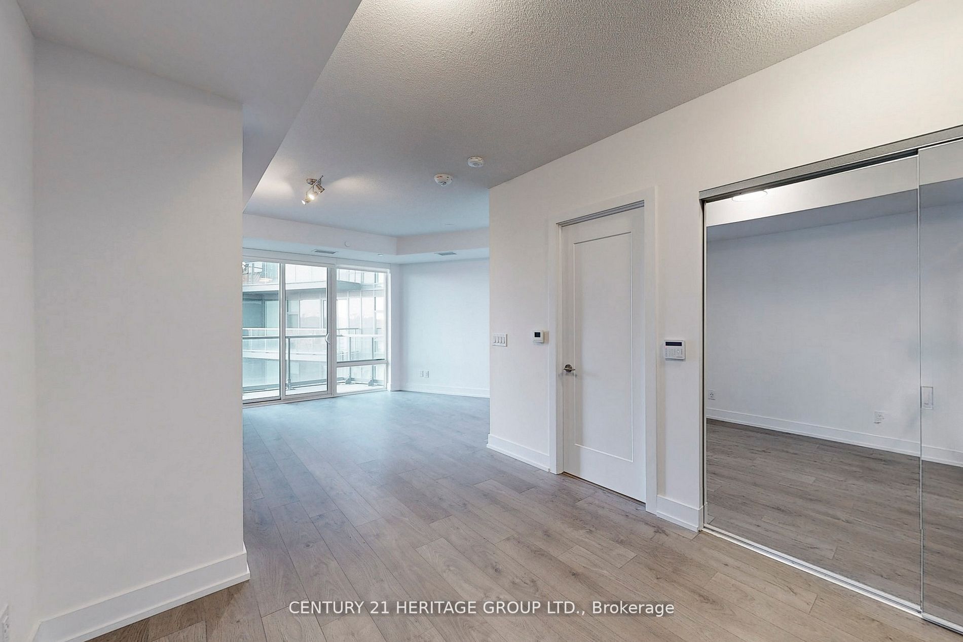 25 Adra Grado Way N, #901