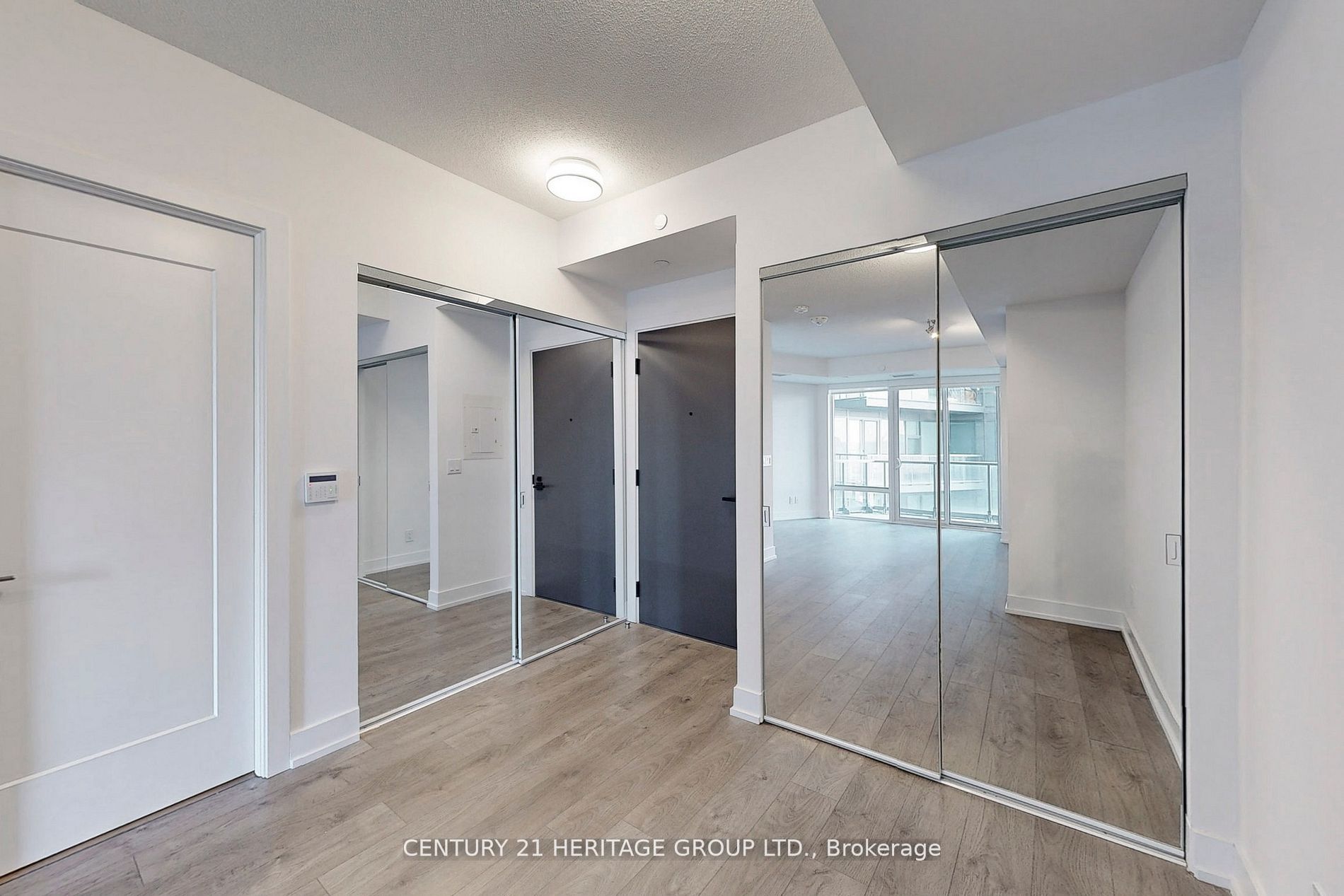 25 Adra Grado Way N, #901