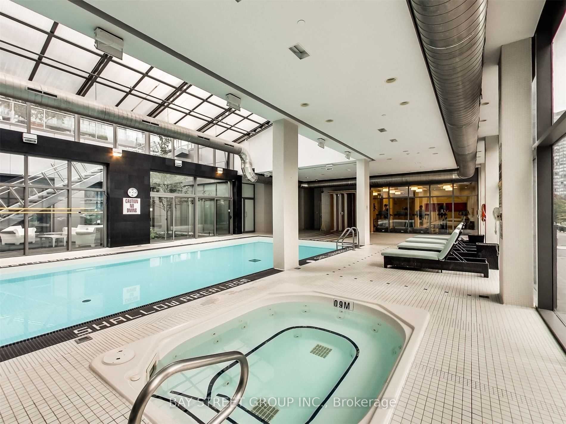 37 Grosvenor St, #305