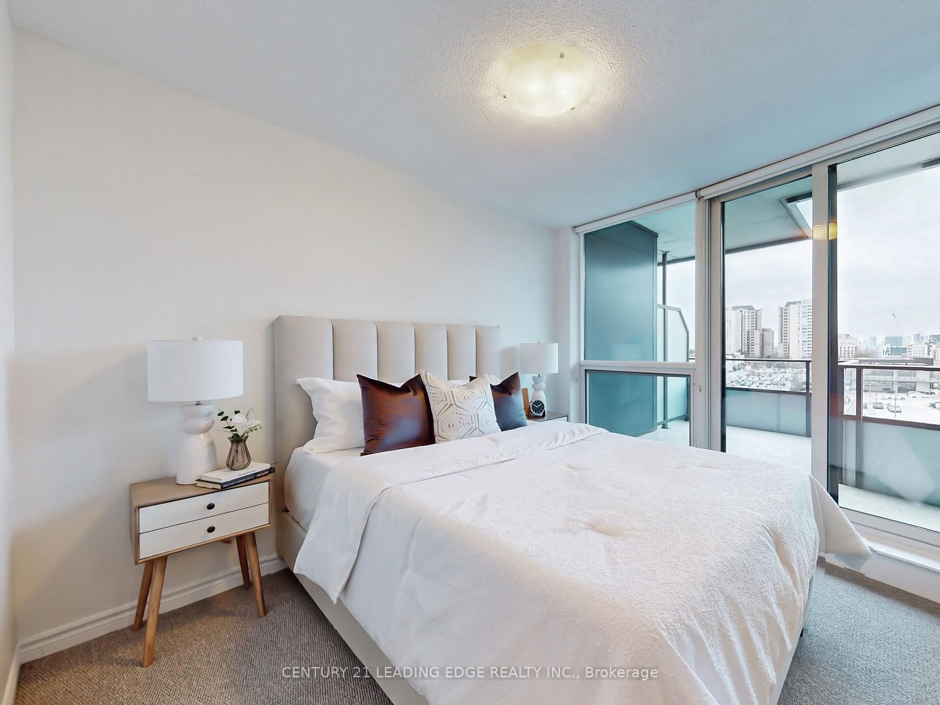 2885 Bayview Ave, #209