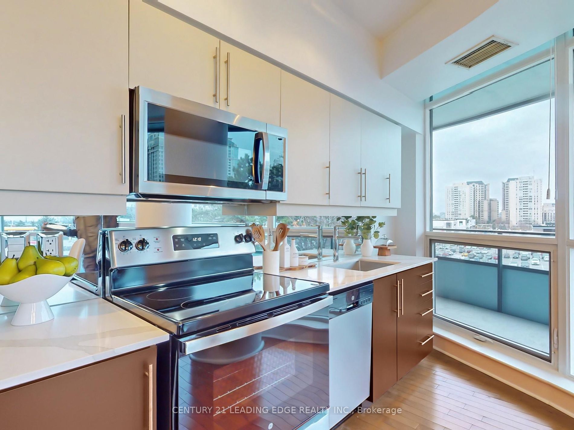 2885 Bayview Ave, #209
