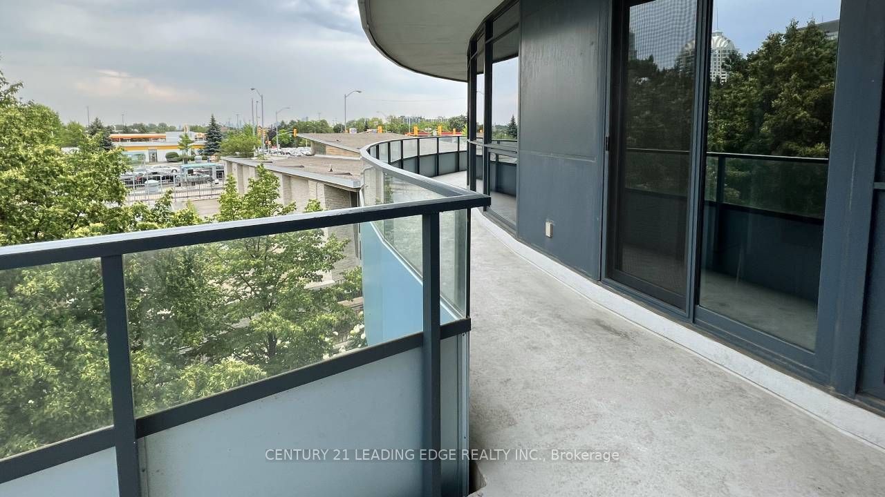 2885 Bayview Ave, #209