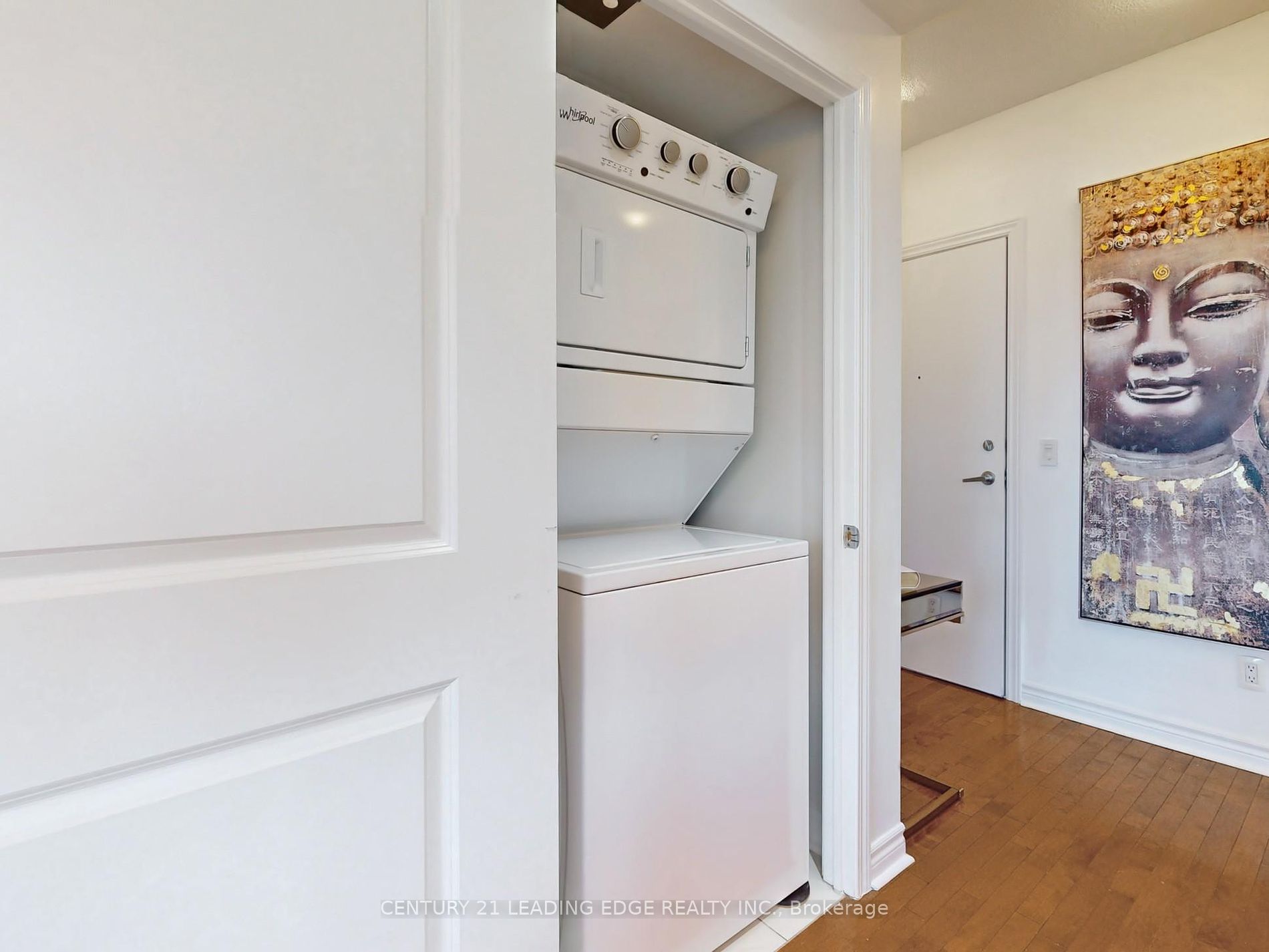 2885 Bayview Ave, #209