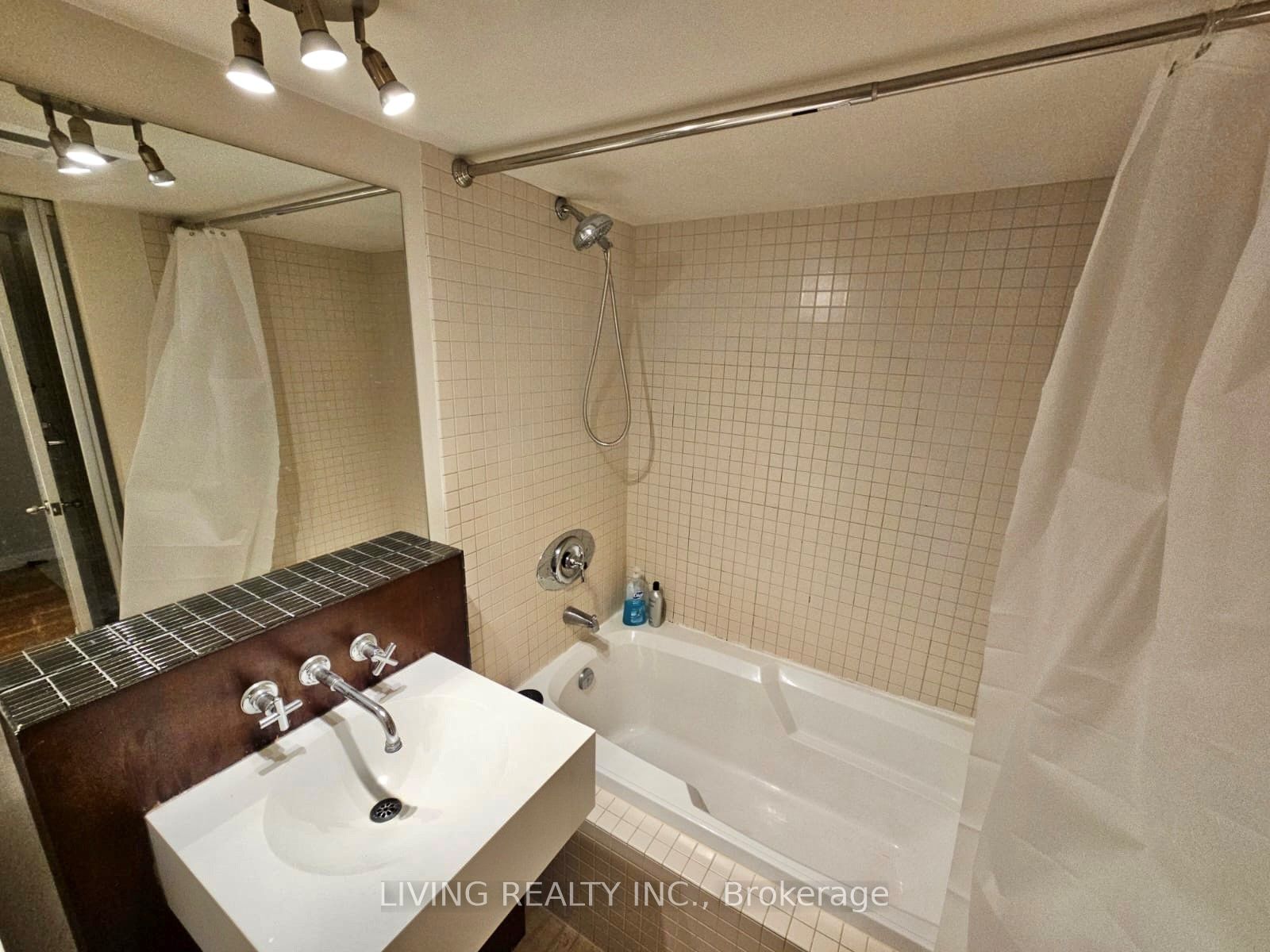 18 Beverley St, #315B