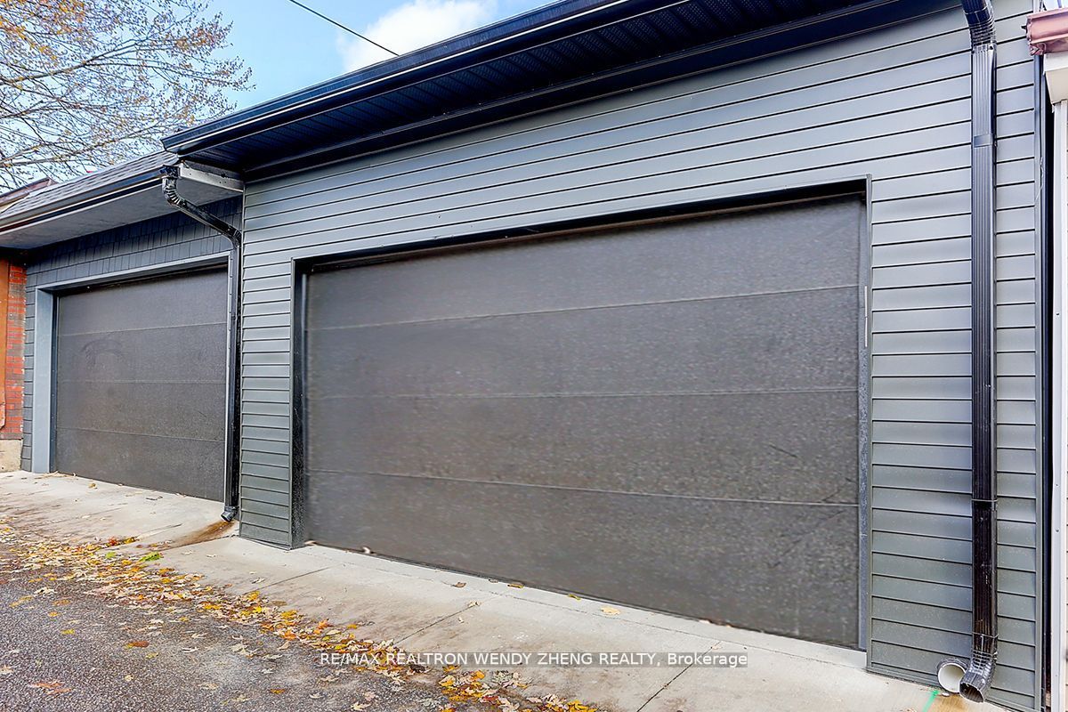 54 Montrose Ave